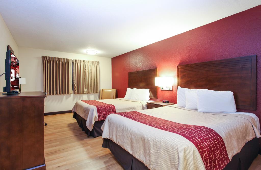 Red Roof Inn Portland Bagian luar foto