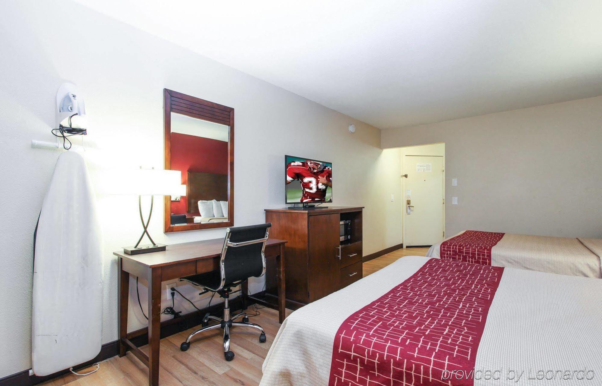 Red Roof Inn Portland Bagian luar foto