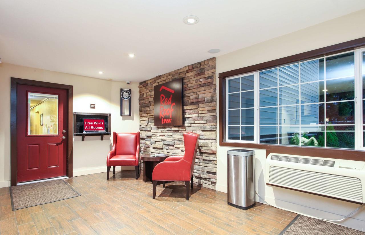 Red Roof Inn Portland Bagian luar foto