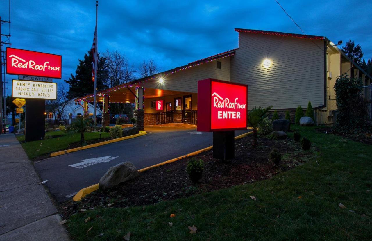 Red Roof Inn Portland Bagian luar foto